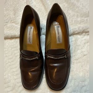 Etienne Aigner Dark Brown Leather Shoes. Size 6.5. Just Timeless 🧡